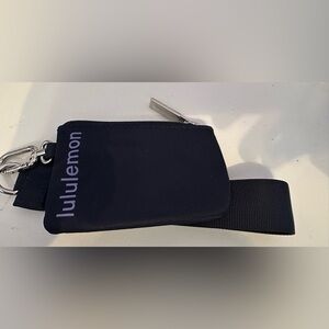 Dual pouch wristlet